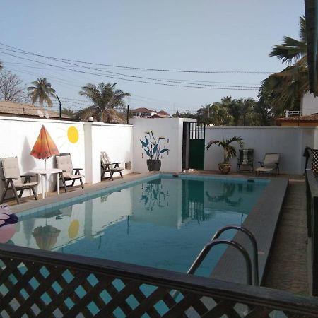 Anns Guesthouse Bakaugambia Exterior foto