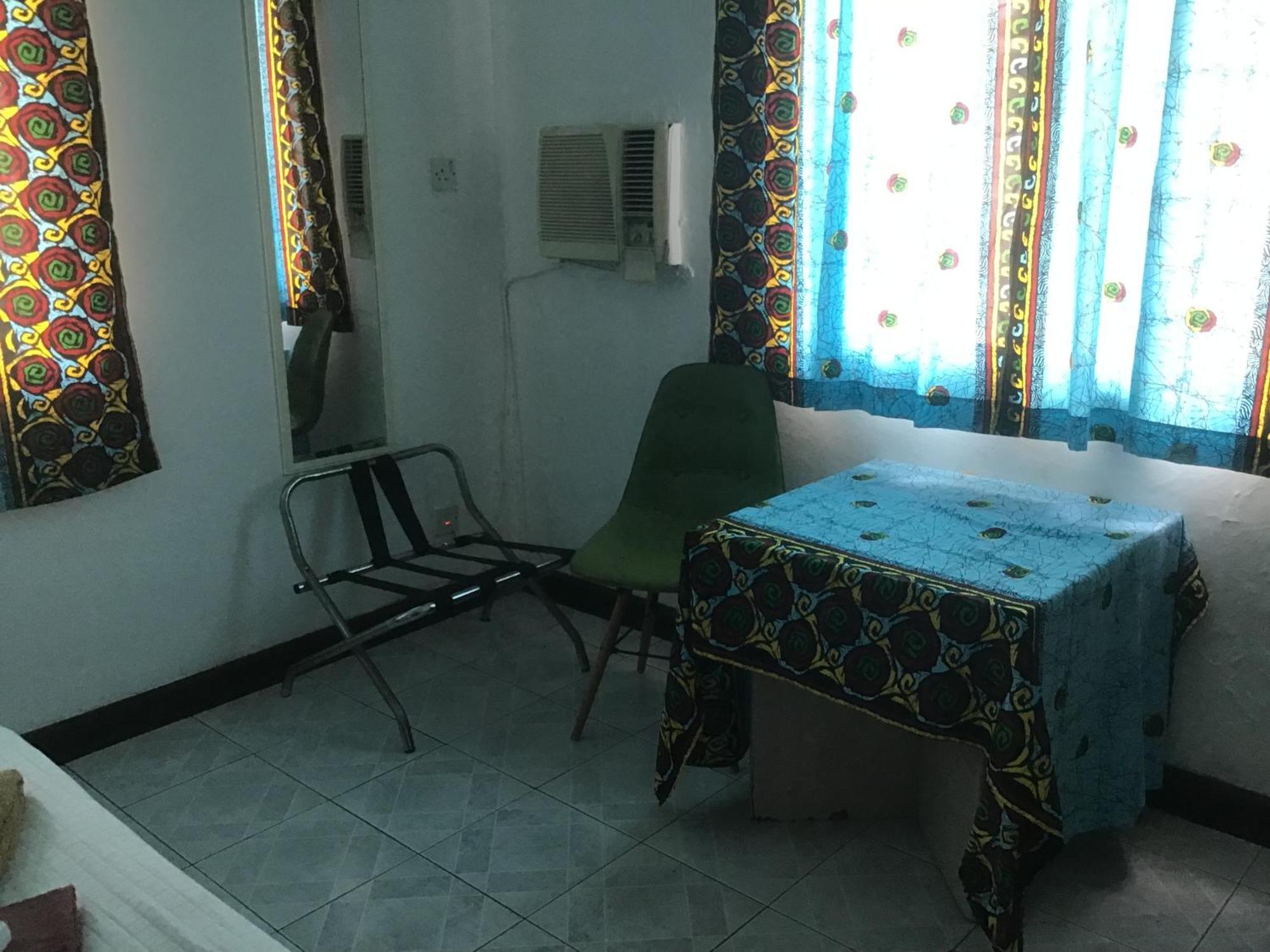 Anns Guesthouse Bakaugambia Exterior foto